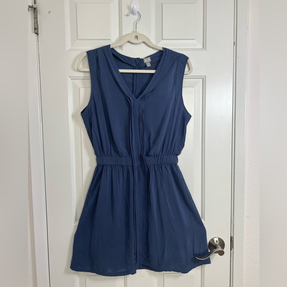 Converse One Star Women's Size‎ S
Black Pleated Midi Sleeveless V-Neck
Dress